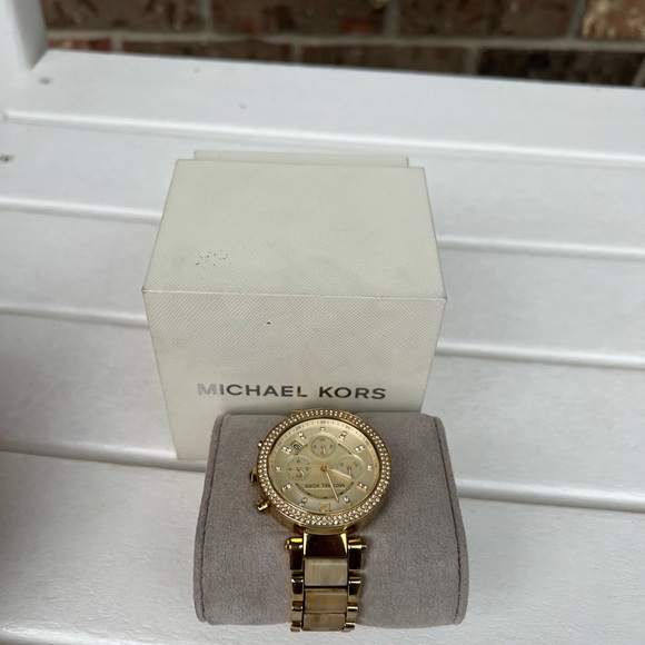 MICHAEL KORS MK5632 Parker All Gold Tone. Chronograph Ladies Wrist Watch - Picture 6 of 6
